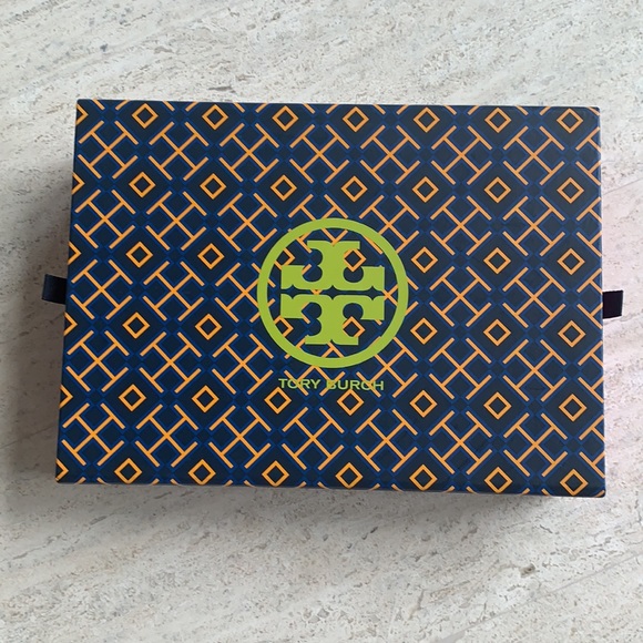 Authentic Tory Burch Brown wallet. - Picture 7 of 10